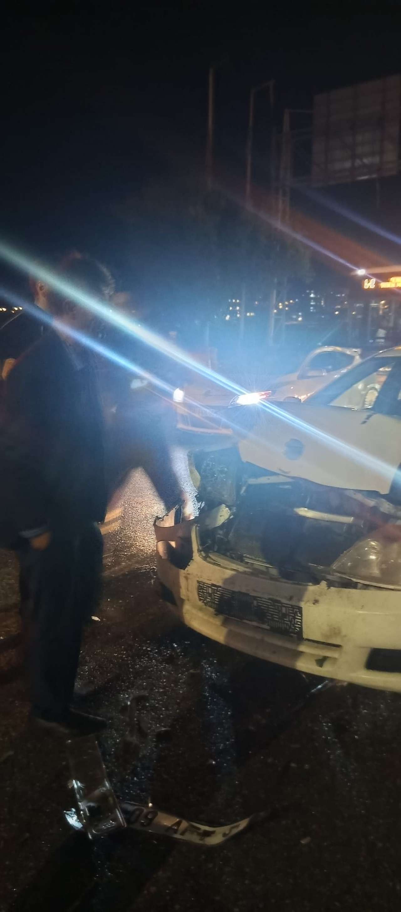 Siirt'te Zincirleme Kaza: 4 Araç Birbirine Girdi