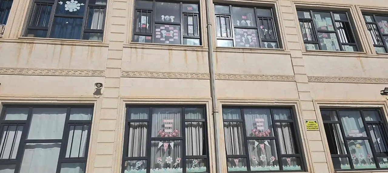 Siirt Şehit Kürşat Güneş İlkokulu'nda Velilerin Desteğiyle Eğitim Ortamı Yenilendi