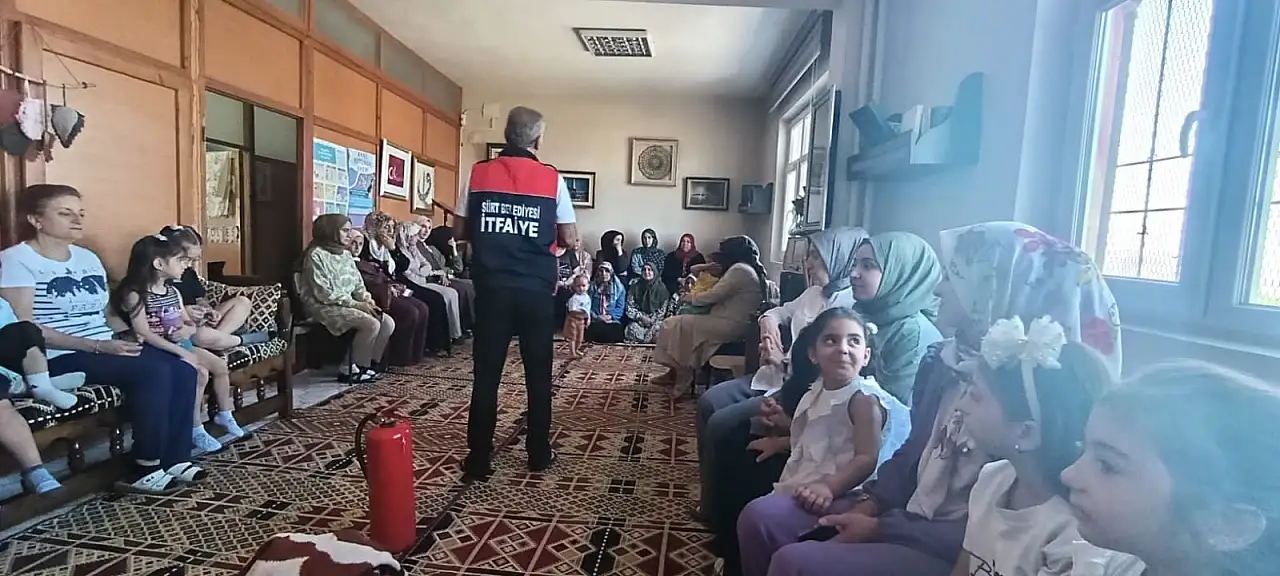 Siirt Kadınlara Uygulamalı Yangın Eğitimi Verildi