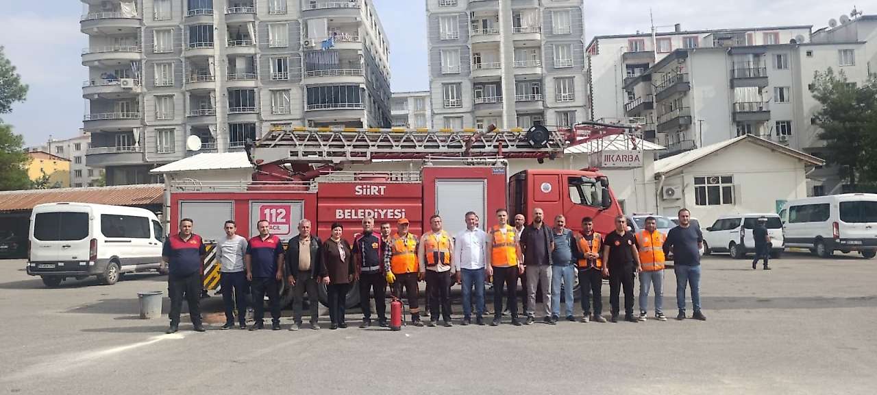Siirt İtfaiyesinden Karayolları Ekiplerine Yangın ve Acil Durum Eğitimi
