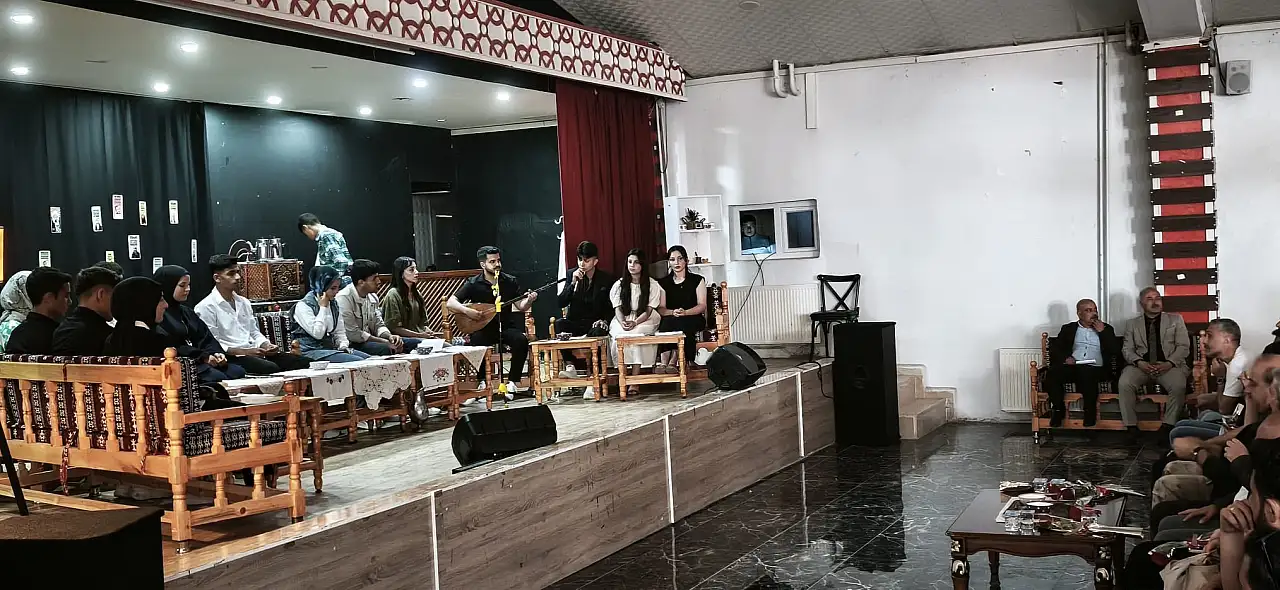 Siirt Eruh'ta ''Edebiyat Kahvehanesi'' Etkinliği Düzenlendi