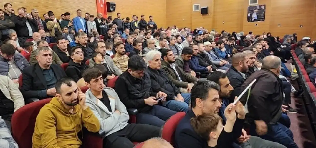 Siirt'te ''Aydınlık Şehir Gazze'' Konferansı Yoğun Katılımla Gerçekleşti