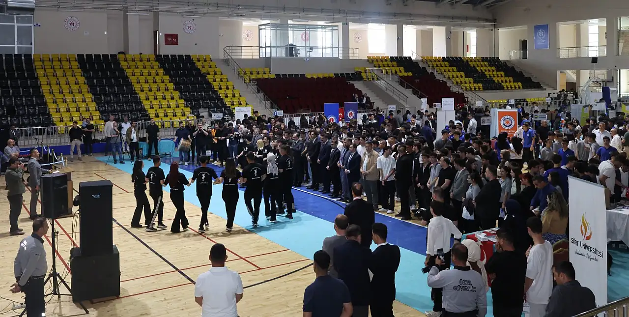 Siirt'te 'Üniversite Tanıtım Fuarı ve Kariyer Günü' Yoğun Katılımla Gerçekleştirildi