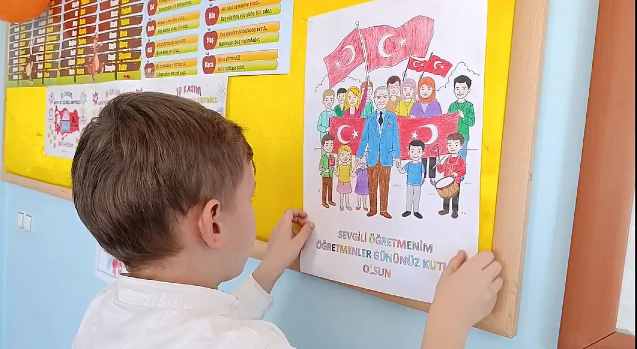 Siirt'te Jandarma 297 Okulu Ziyaret Ederek Öğretmenlerin Gününü Kutladı