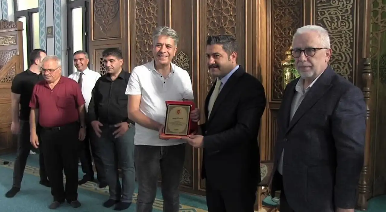 Siirt'te Yaz Kur'an Kursu Öğrencileri Selahaddin Eyyubi Temalı Yarışmada Ödüllendirildi