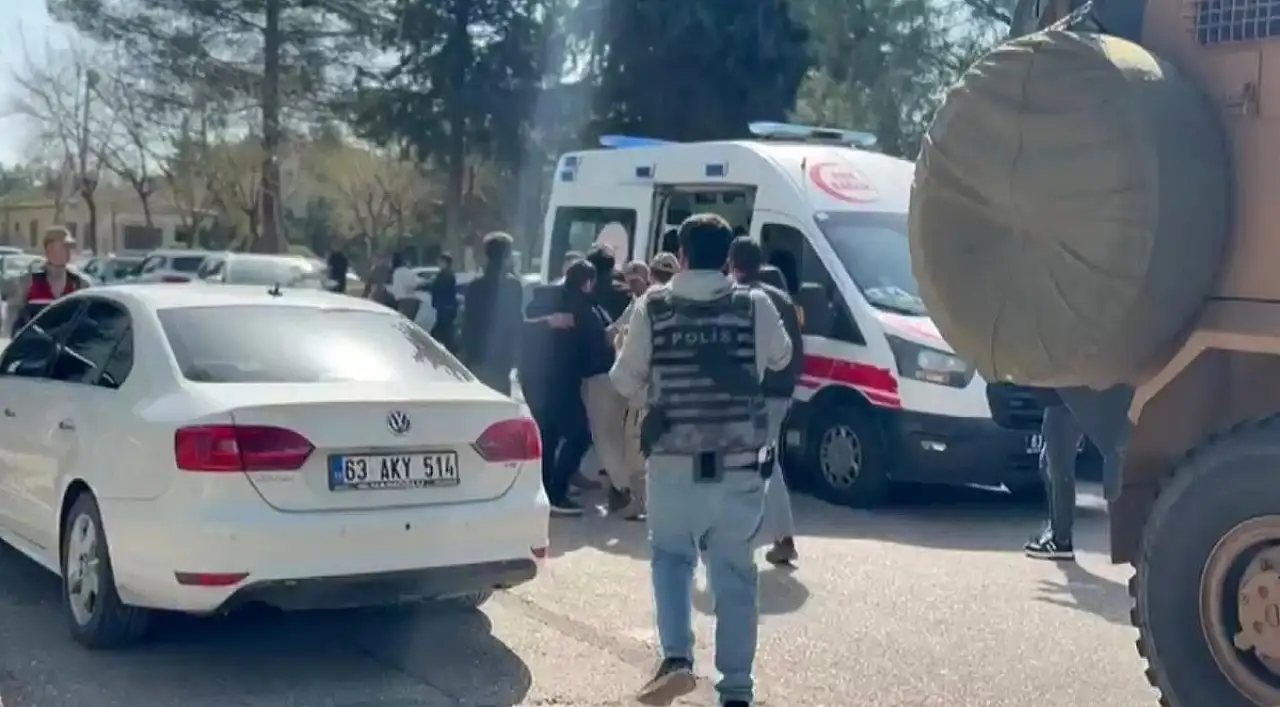 Şanlıurfa Siverek'te lisede silahlı saldırı: 13 öğrenci yaralandı