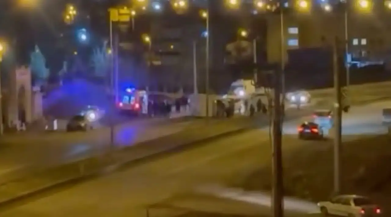 Siirt'te trafik kazası: Kamyonet ile hafif ticari araç çarpıştı, 2 yaralı