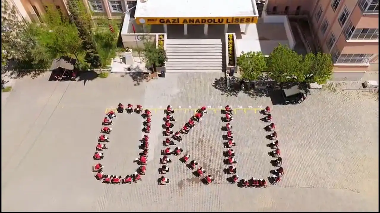 Siirt Gazi Anadolu Lisesi'nde Kitap Okuma Etkinliği Dikkat Çekti!