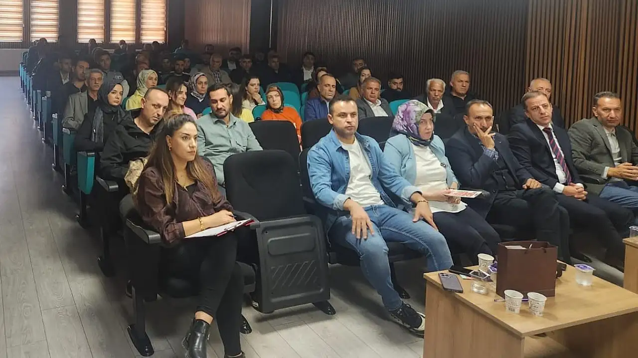 Siirt'te Sağlık Personeline Koruyucu Aile Eğitimi Verildi