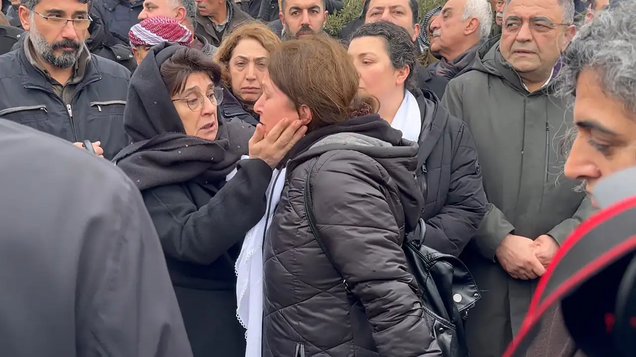 Selim Sadak İdil'de toprağa verildi