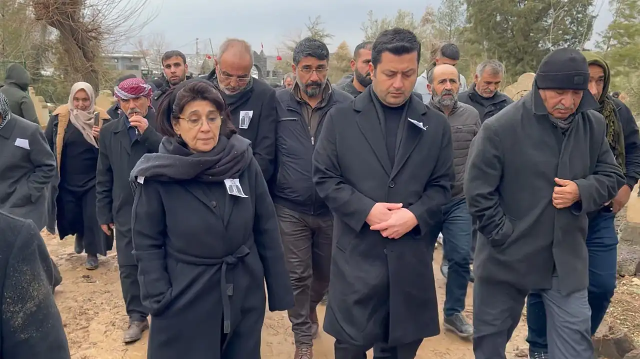 Selim Sadak İdil'de toprağa verildi