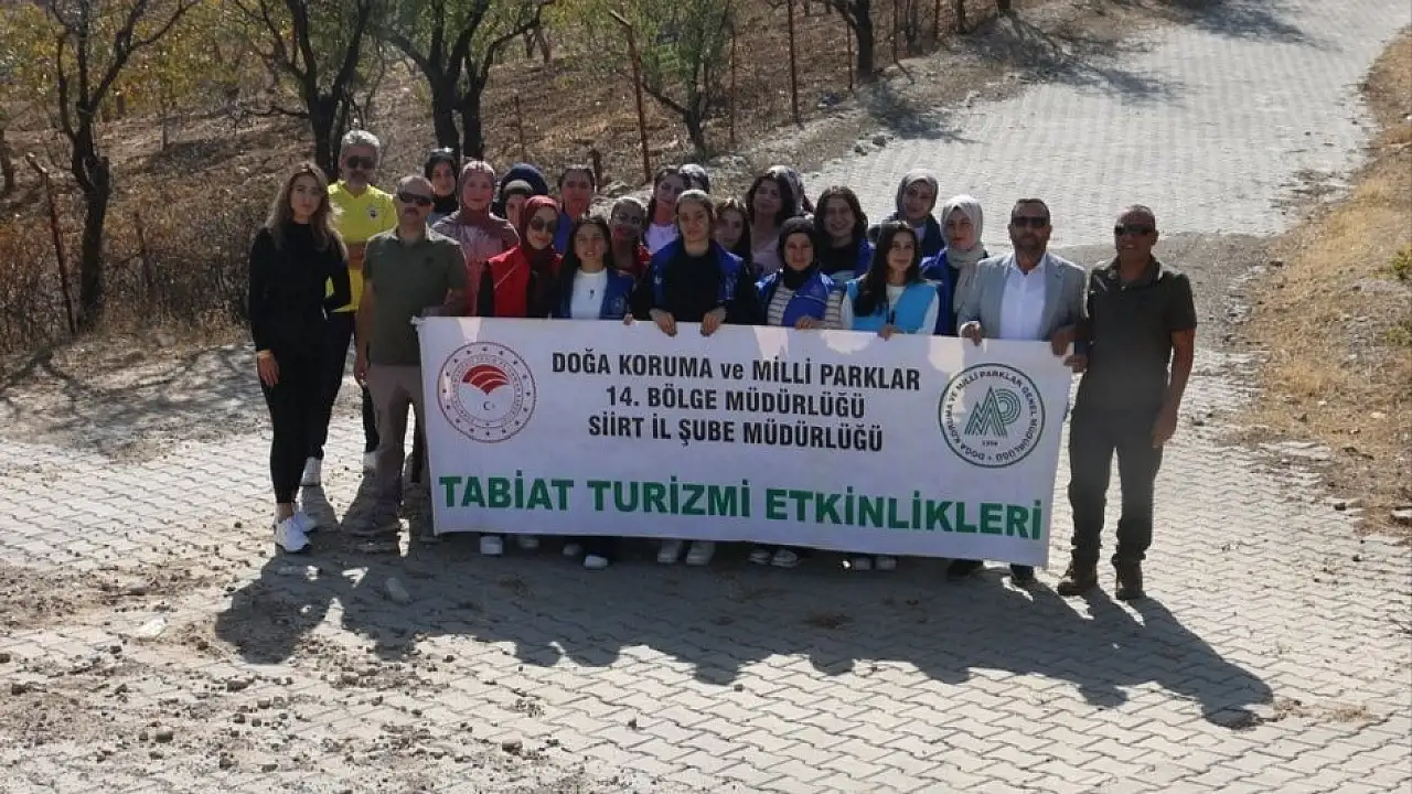 Siirt'te Öğrenciler Mor Yakup Manastırı'na Doğa Yürüyüşü Düzenledi