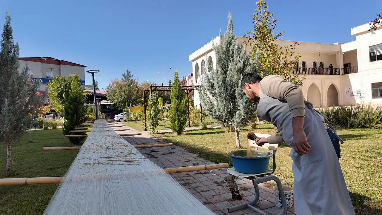 Siirt'te 6 Erkek Usta Tarafından 15 Günde Dokunan Efsane Kumaş, Avrupa Birliği'nin Kapısını Çalmaya Hazır!