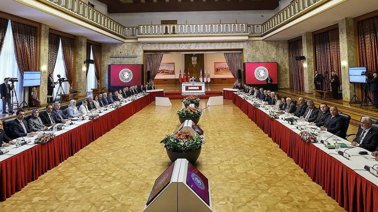 İmralı Kararının Ardından Demokrat Parti, 'Milli Dayanışma, Kardeşlik ve Demokrasi Komisyonu'ndan ayrıldı