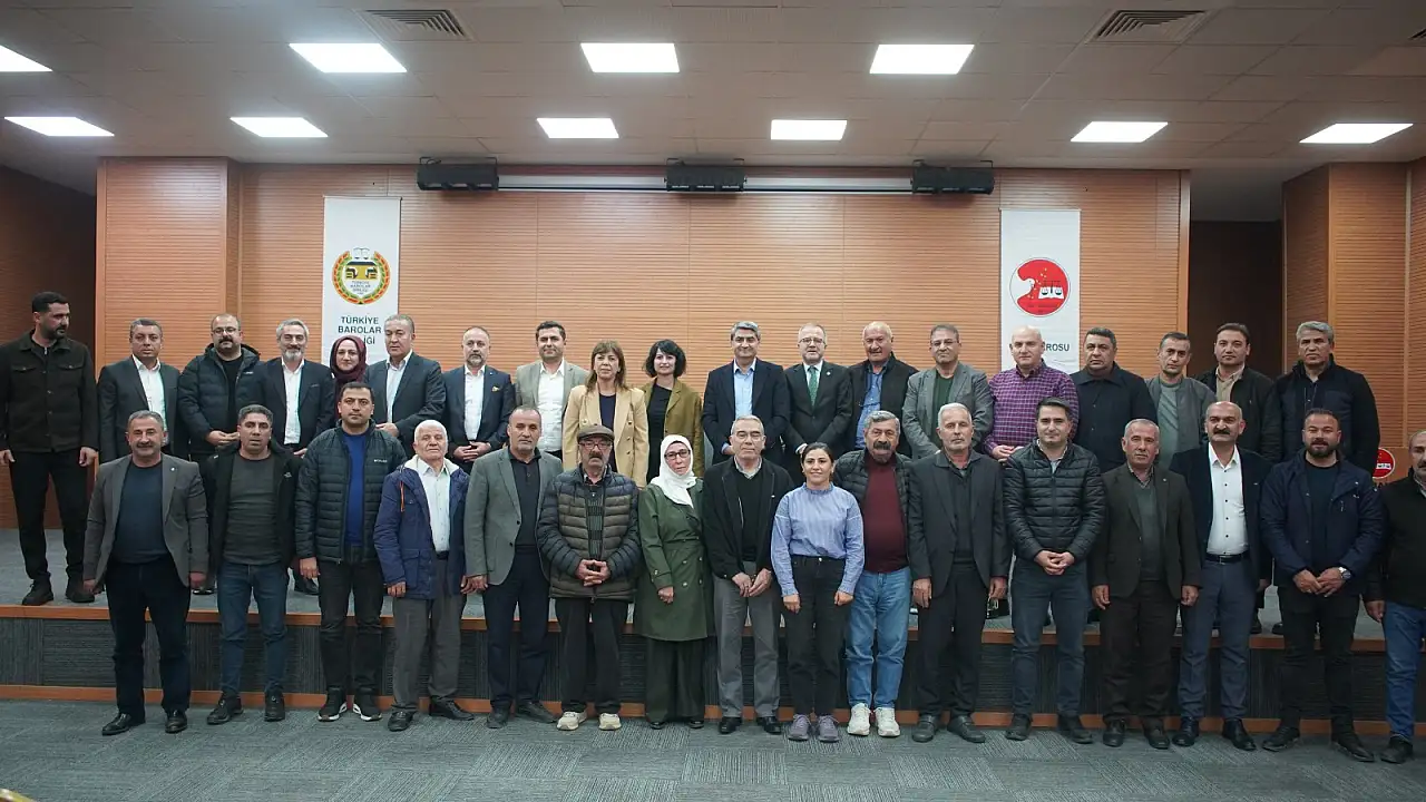 Komisyon Üyeleri Siirt'te: Barışın Dünü ve Bugünü Masaya Yatırıldı