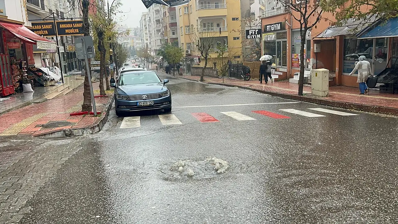 Meteoroloji Uyardı, Siirt'te Yağmur Hayatı Olumsuz Etkiledi