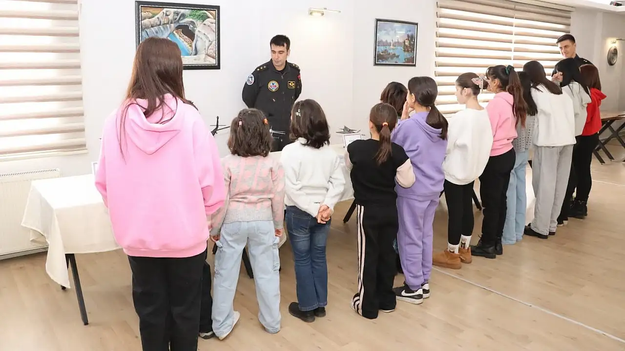 Siirt'te Koruma Altındaki Çocuklara Jandarmadan Farkındalık Etkinliği
