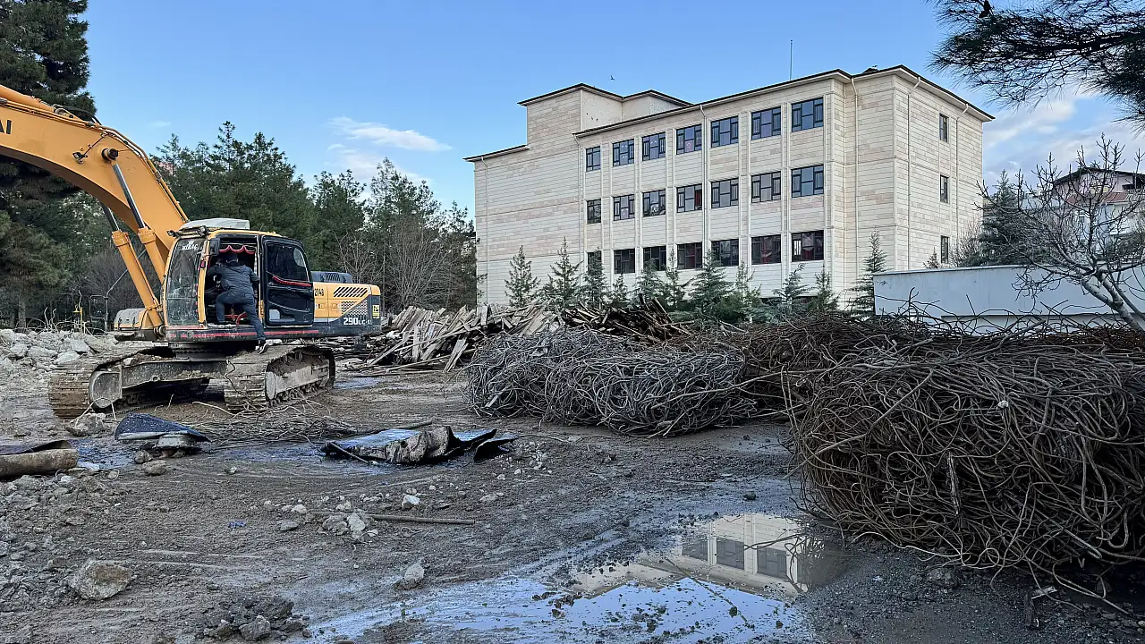 Siirt Üniversitesi Kampüsü Millet Bahçesine Dönüşüyor