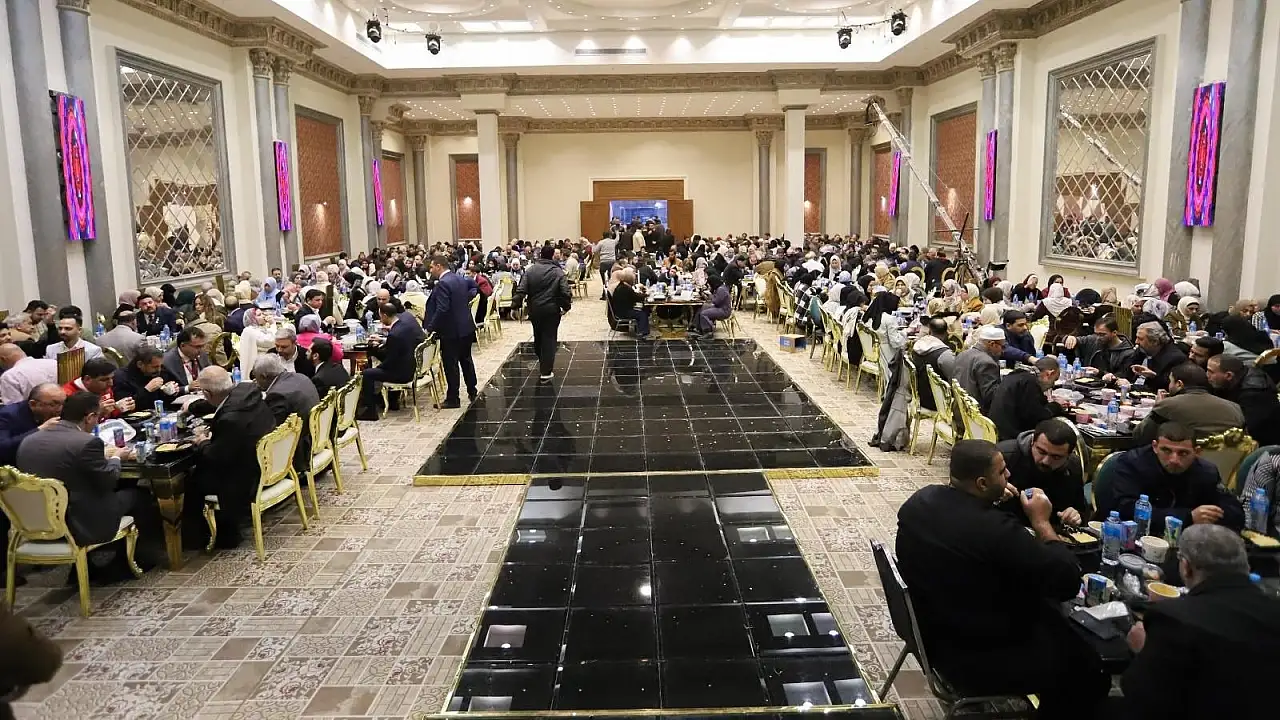 Türk Kızılay'dan Kahire'de 550 Gazzeli ile Ramazan İftarı