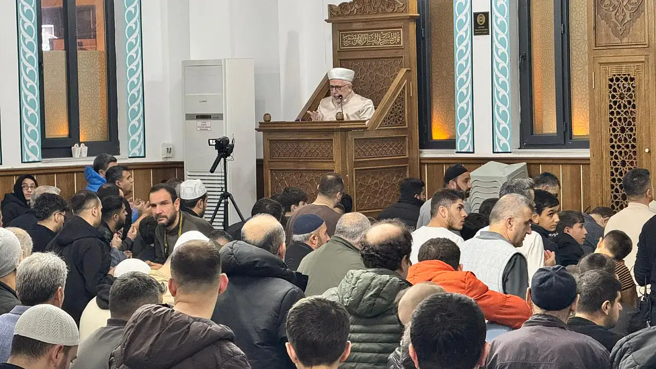 Siirt'te Kadir Gecesi mevlid ve Kuran-ı Kerim hediyesiyle taçlandı