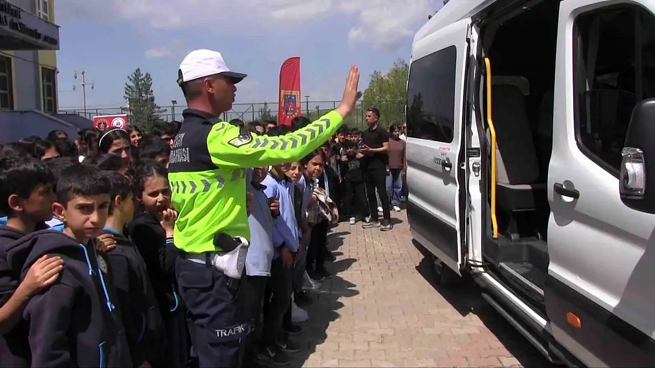 Siirt'te Öğrencilere Dijital Güvenlik Dersi