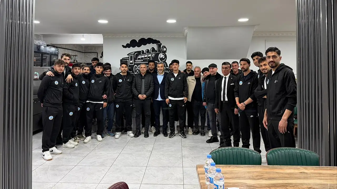 Deryalar'dan Kurtalan Spor'a Moral Yemeği: ''Sahaya Çıkın, Arkınızdayız''