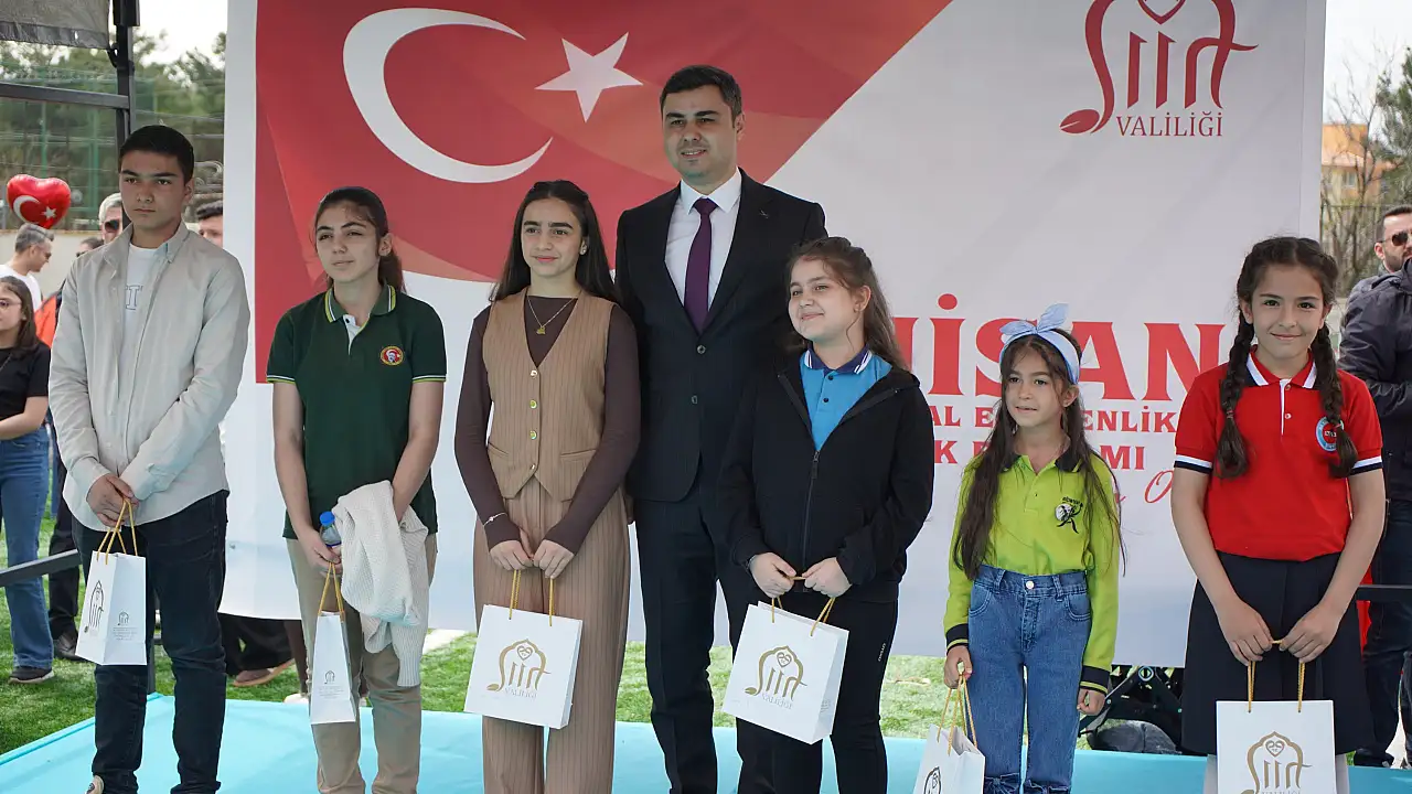 Siirt'te 23 nisan coşkusu: Tribünler doldu, kutlamalar renkli geçti