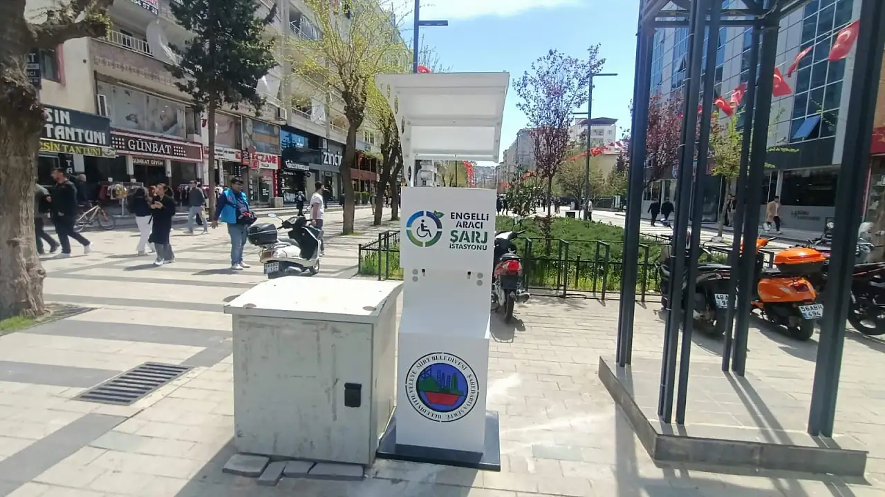 Siirt'te erişilebilirlik hamlesi: Akülü sandalye şarj istasyonları artırıldı