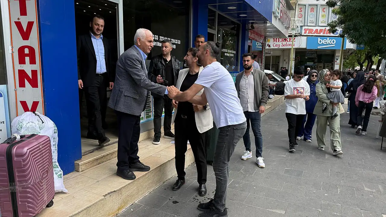 AK Parti Siirt Heyetinden Esnaf ve Vatandaş Ziyareti