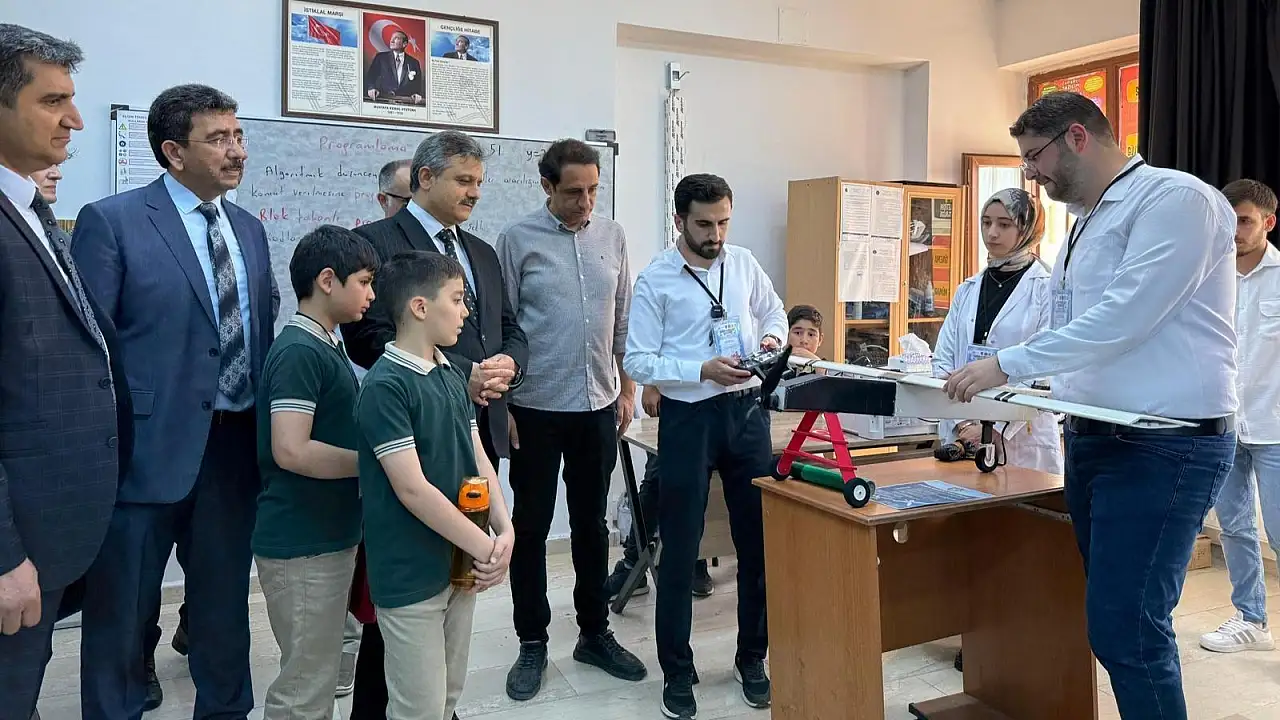 Öğrenciler Projeleri Yakından İnceledi