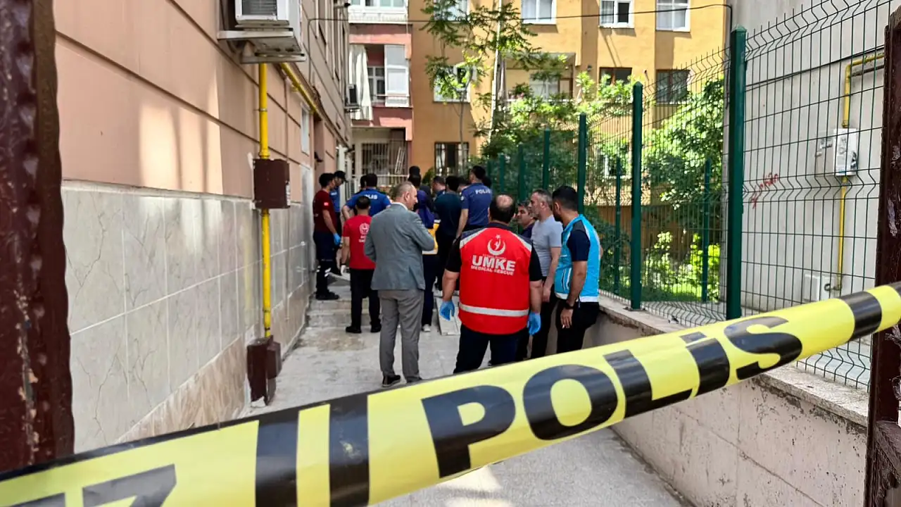 Siirt'te 4'üncü Kattan Düşen Kadın Hayatını Kaybetti