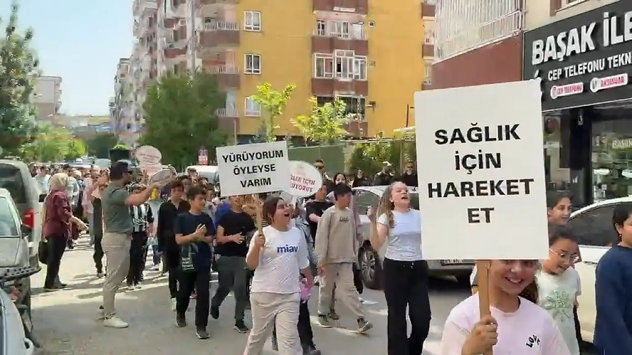 Siirt'te Sağlıklı Yaşam İçin Anlamlı Yürüyüş: 'Sağlığın İçin Hareket Et'