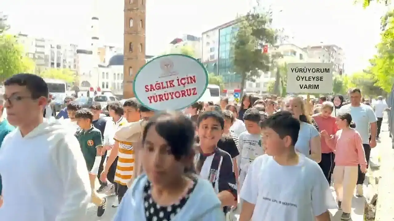 Siirt'te Sağlıklı Yaşam İçin Anlamlı Yürüyüş: 'Sağlığın İçin Hareket Et'