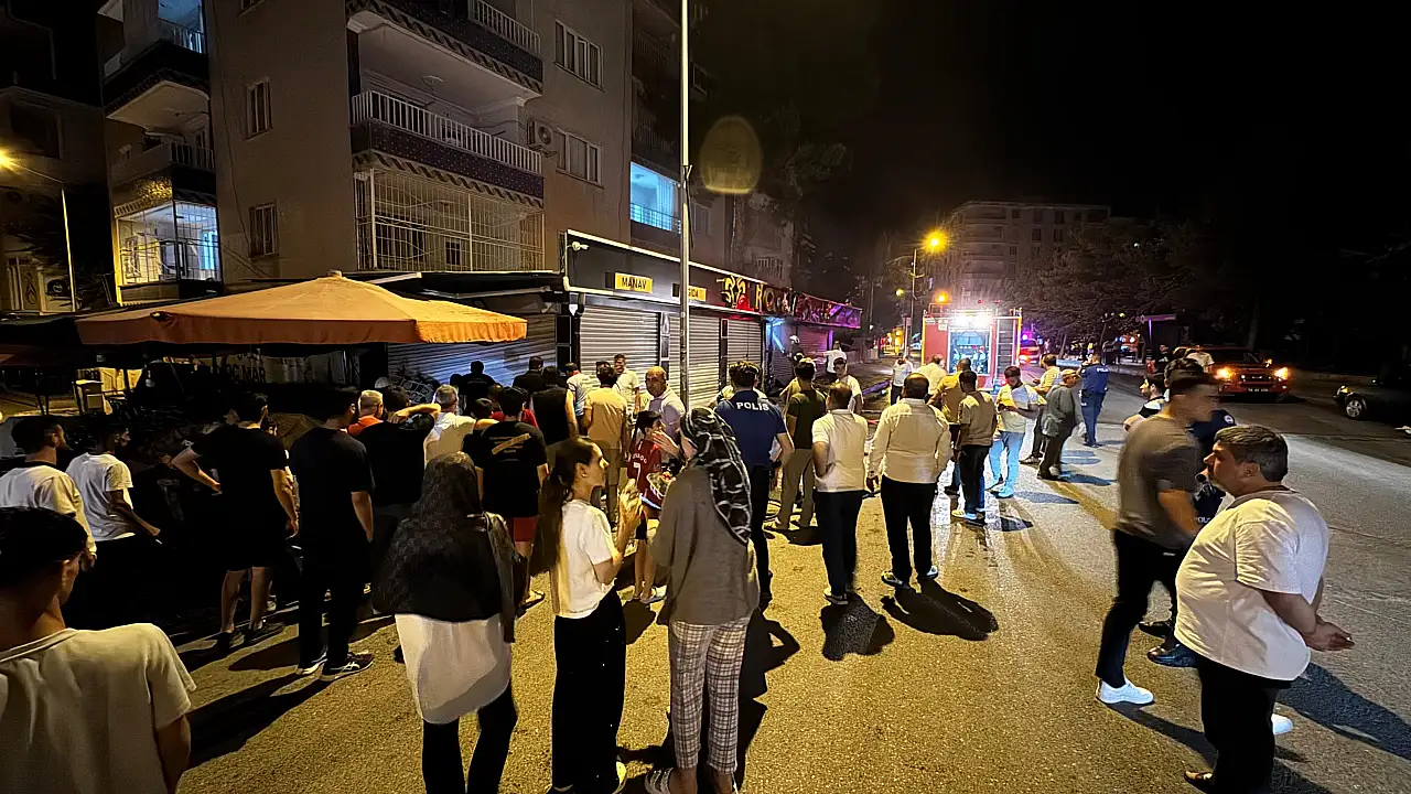 Siirtte Gece Yarısı Market Yangını: 1 Kişi Dumandan Etkilendi