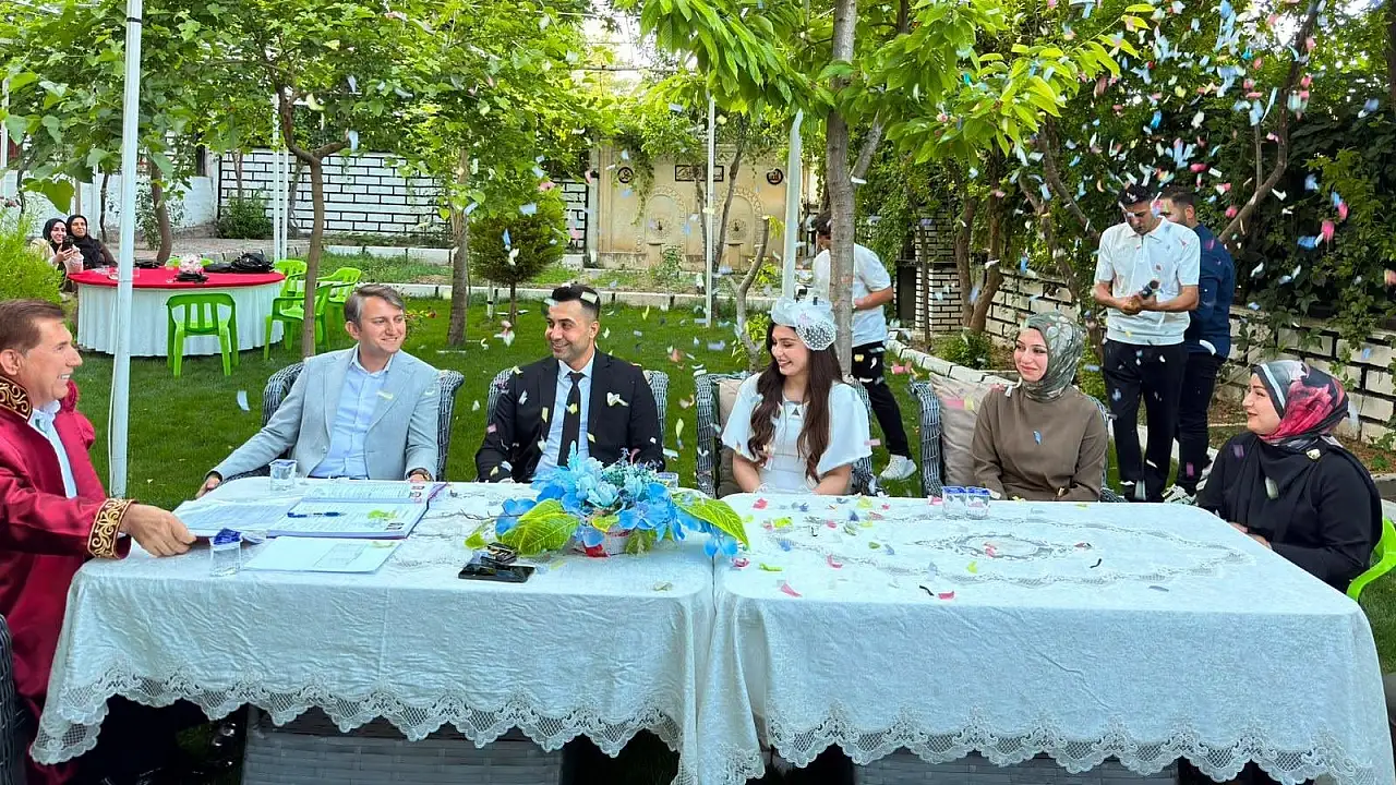 Siirt Atabağı'nda Jandarma Personelinin Nikahını Başkan Tayyar Lale Kıydı, Kaymakam Özcan Şahitlik Yaptı