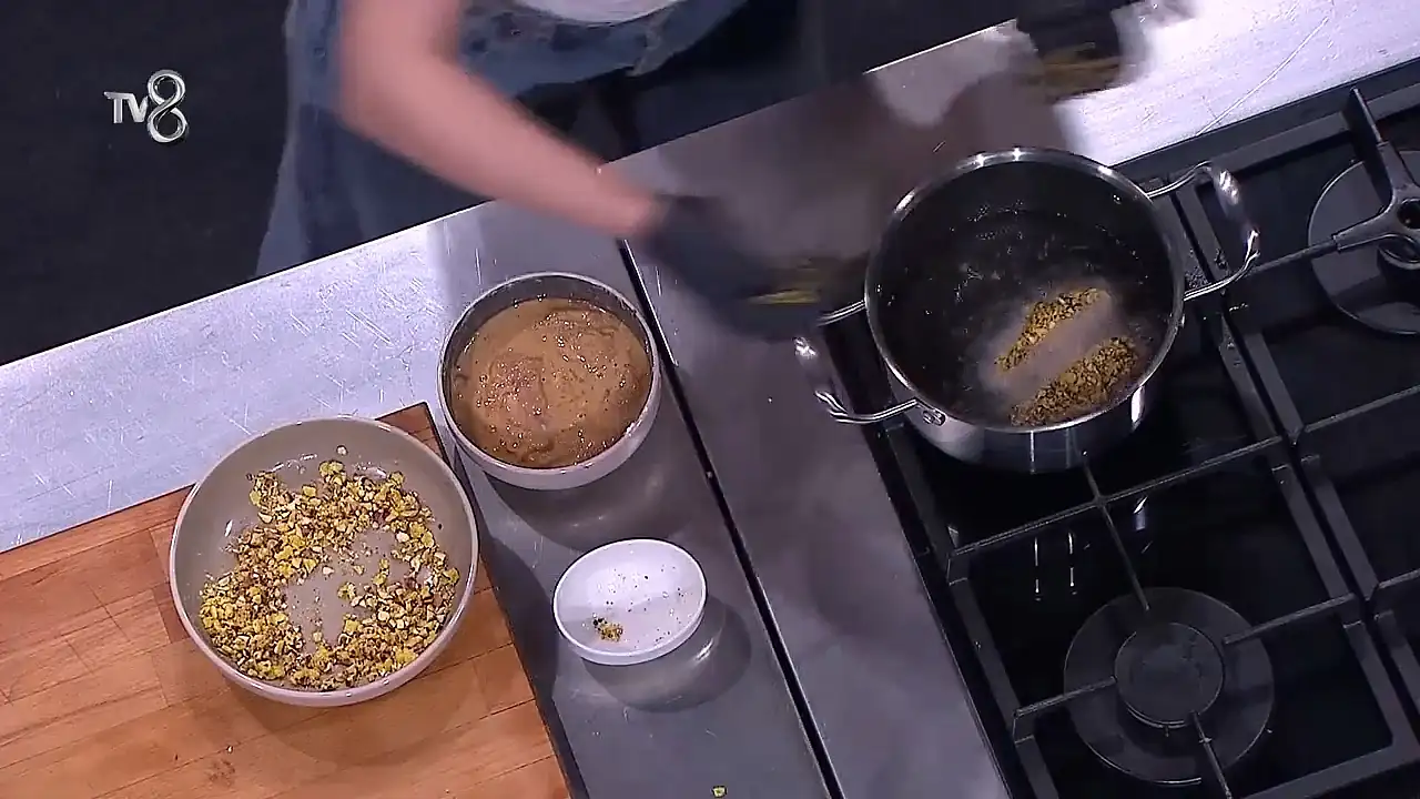 Siirtli Hemşire MasterChef'te Dikkat Çekti: Siirt Fıstığıyla Hazırladığı Tabakla Bir Üst Tura Yükseldi