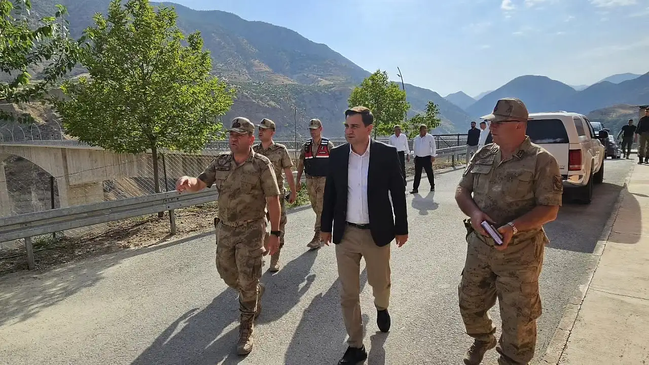 Pervari Kaymakamı Ali Buzkaya'dan Beğendik'te Jandarmaya Ziyaret