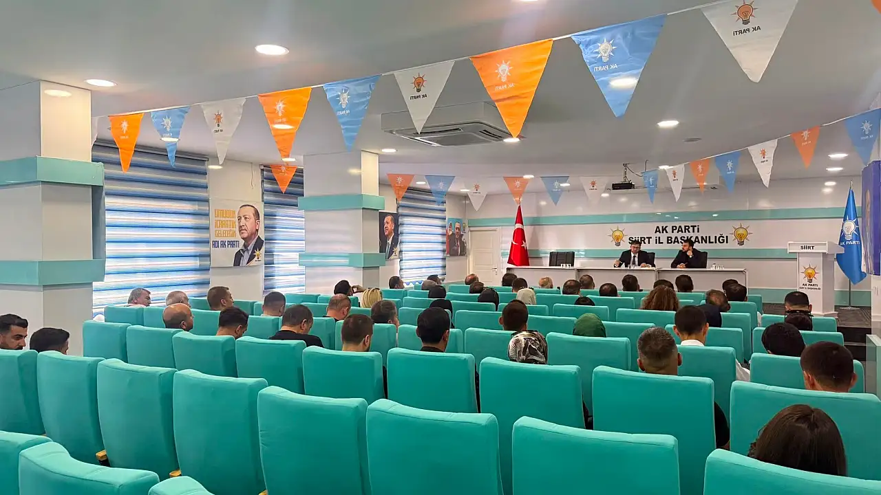 AK Parti'nin Yeni Siirt İl Yönetimi İlk Toplantısını Gerçekleştirdi