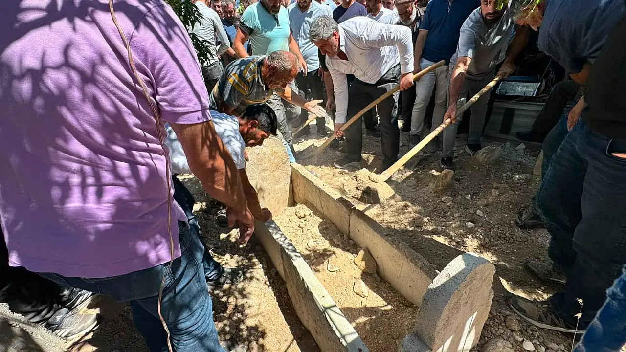 Şirvan Belediye Başkanı Merhum Necat Cellek Son Yolculuğuna Uğurlandı