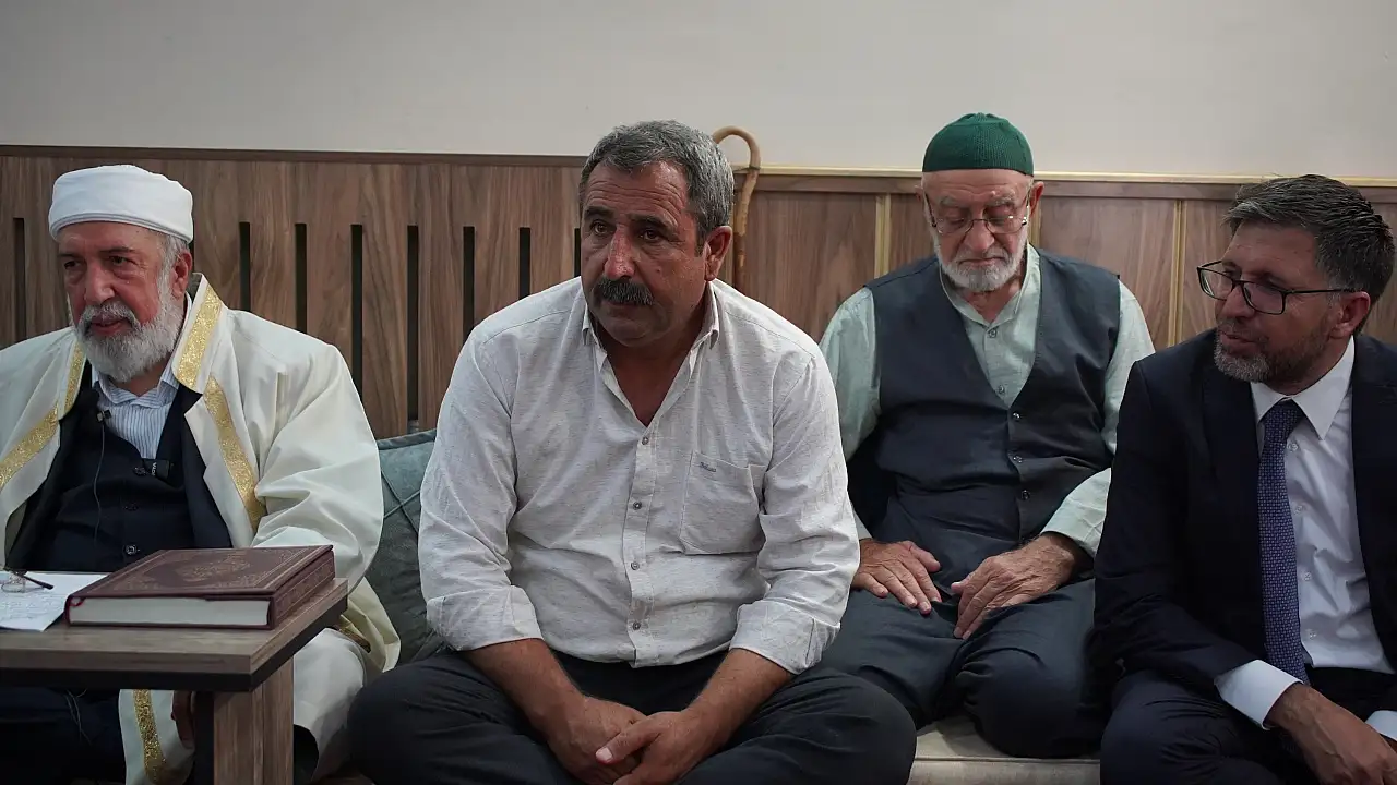1 Kişinin Öldüğü Kan Davası Büyümeden Son Buldu: Siirtli Aileler Barış Sofrasında Buluştu