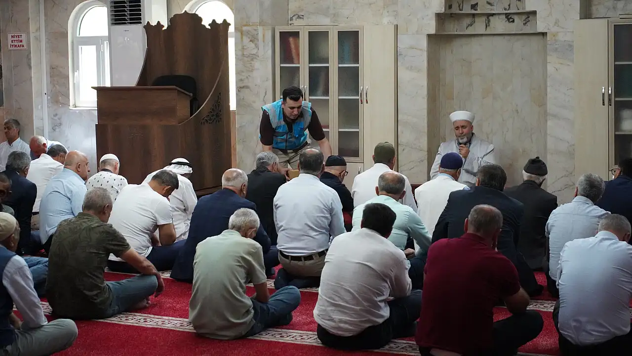 AK Parti Siirt'te 25. Yılını Mevlid-i Şerif ile Andı: Dualar 3 Dilde Okundu