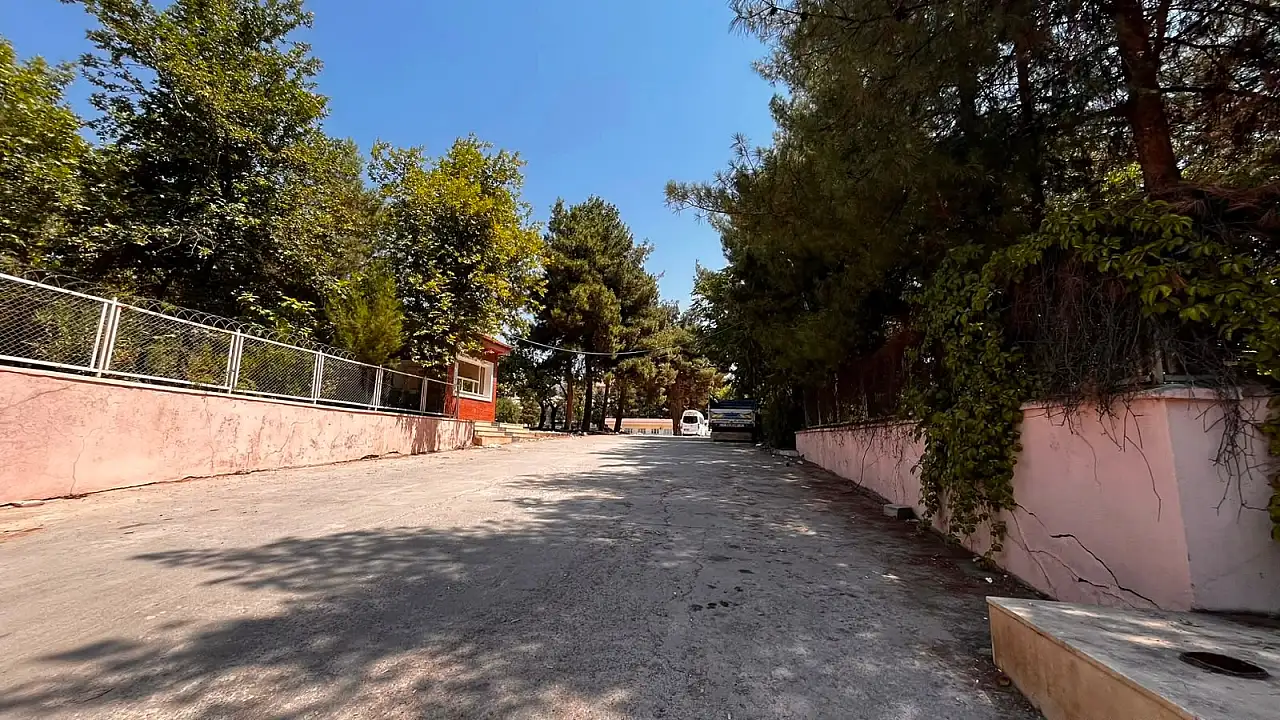 Siirt'te Millet Bahçesi Belirsizliği: Yıkım Yapıldı, Proje Neden Başlamadı?