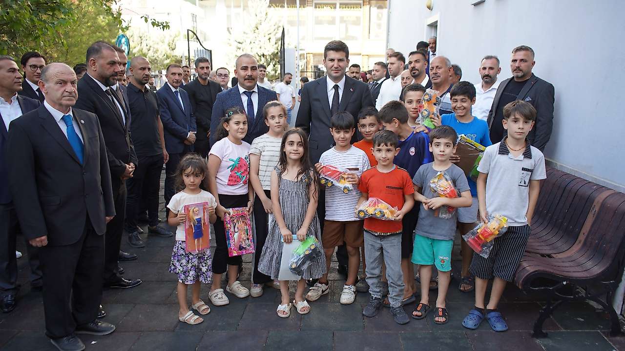 Ülkü Ocakları Genel Başkanı Yıldırım Siirt'te: ''Bir Gencimizi Kaybetmek, Bir Vatan Toprağını Kaybetmekten Farksız''