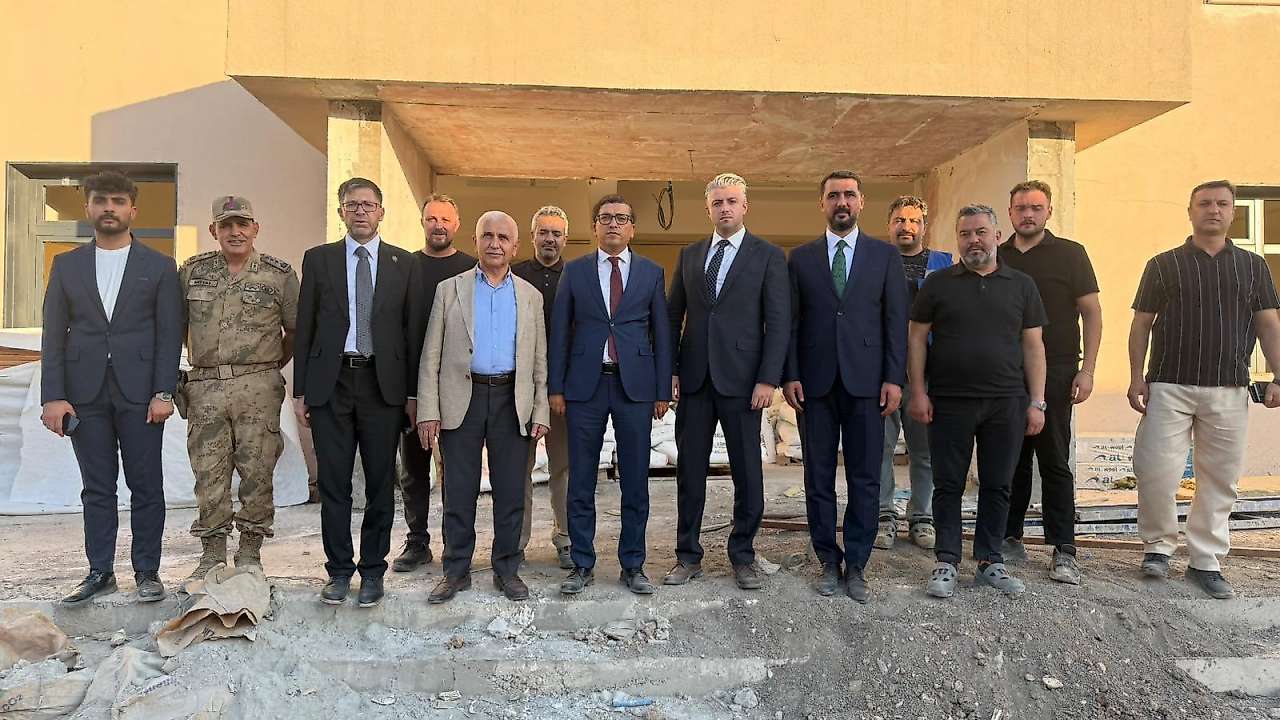 Siirt'te Yeni Cezaevi Projesinde Sona Gelindi: Mervan Gül Ve Abdulhekim Gider İnceledi