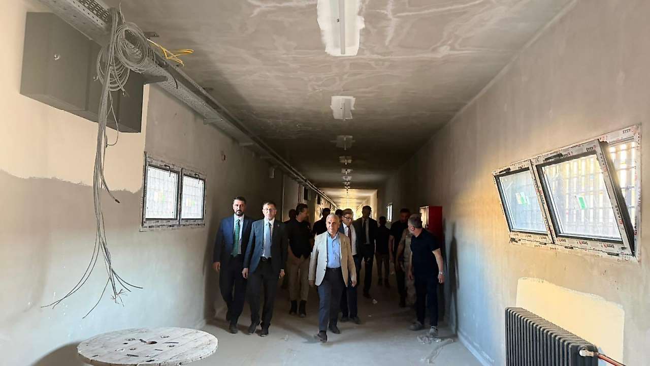 Siirt'te Yeni Cezaevi Projesinde Sona Gelindi: Mervan Gül Ve Abdulhekim Gider İnceledi