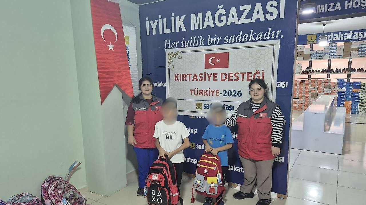 Sadakataşı'ndan Siirt'te 300 Öğrenciye Eğitim Desteği