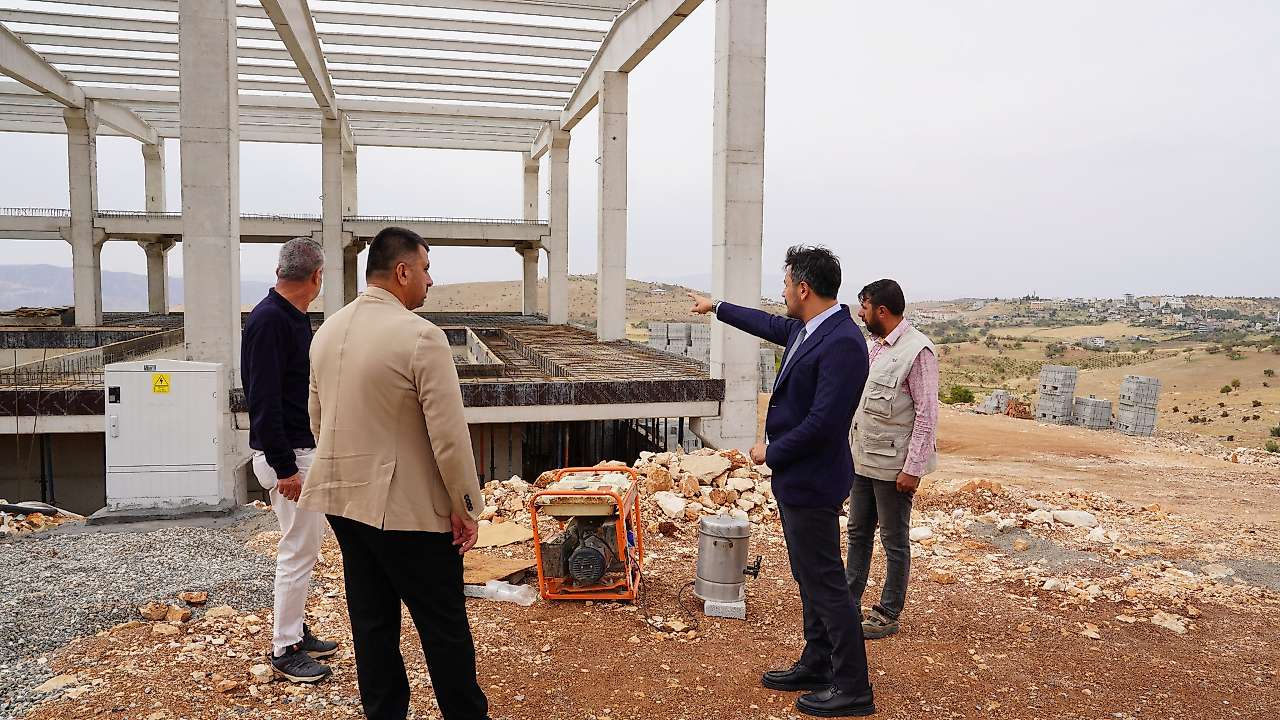 Siirt Tillo'da Kapalı Yüzme Havuzu İnşaatında İnceleme