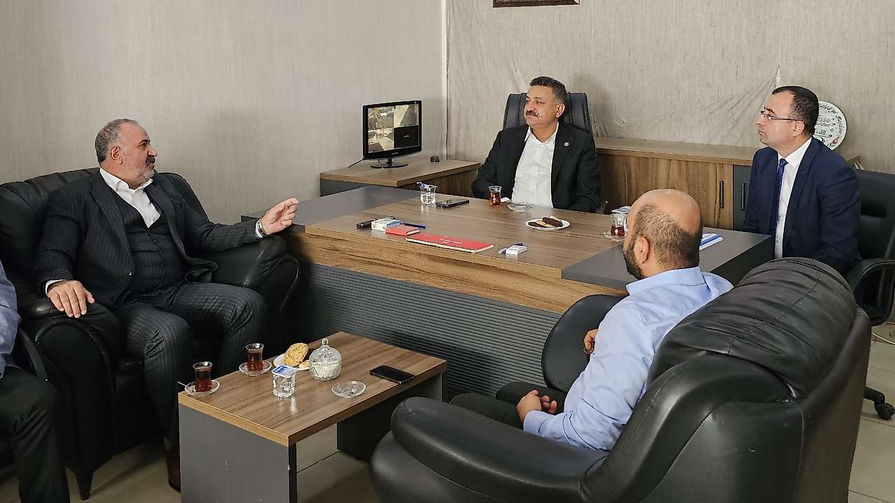 Siirt'te AK Parti Hareketliliği: Milletvekilleri İlçelerde Teşkilatlarla Buluştu