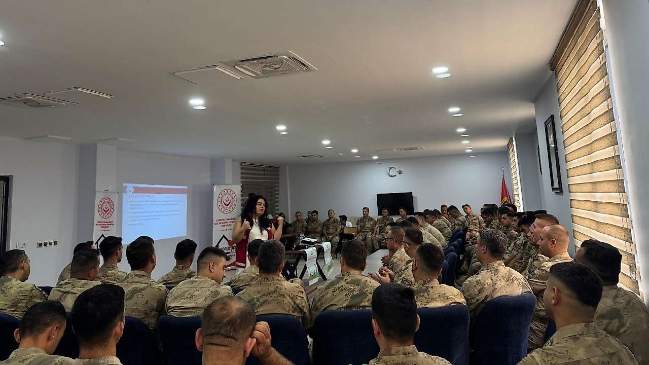 Siirt Baykan'da Jandarma Personeline Koruyucu Aile Eğitimi Verildi