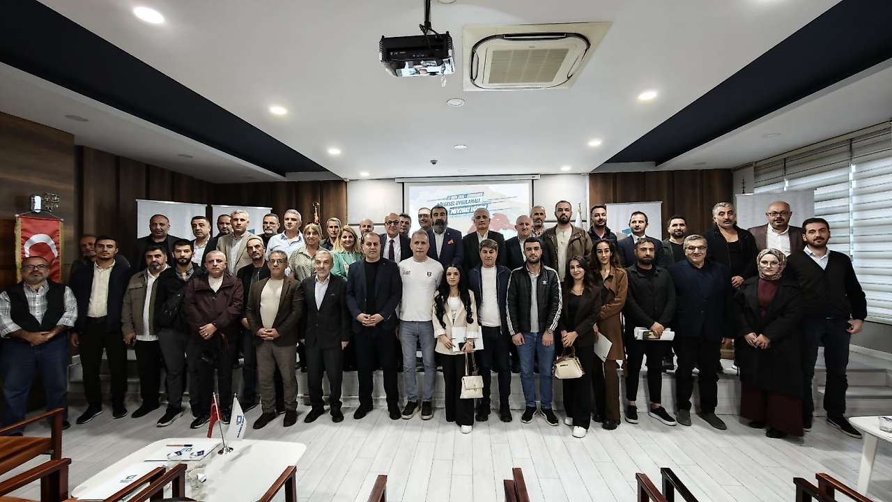 Bölge Basını Diyarbakır'da Buluştu: 7 İlin Temsilcileri Bir Arada
